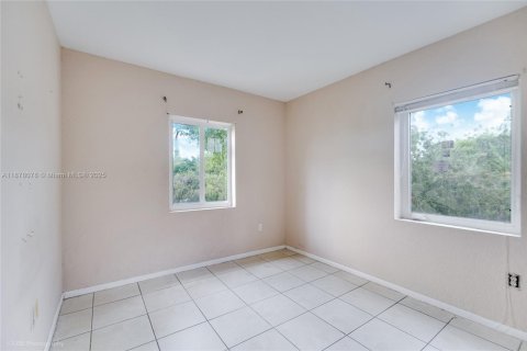Copropriété à vendre à Miami, Floride: 4 chambres, 130.99 m2 № 1896182 - photo 7