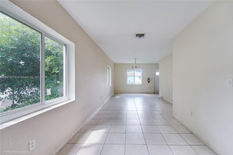 Copropriété à vendre à Miami, Floride: 4 chambres, 130.99 m2 № 1896182 - photo 4