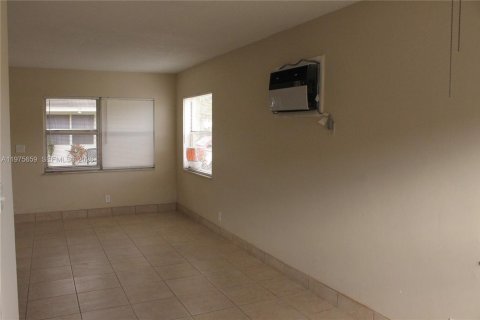 Apartment in Pompano Beach, Florida 1 bedroom № 2038533 - photo 3