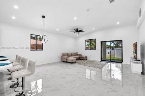 Casa en venta en Pompano Beach, Florida, 3 dormitorios, 139.07 m2 № 1838600 - foto 7