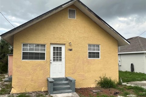 House in Winter Haven, Florida 3 bedrooms, 95.13 sq.m. № 2277634