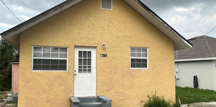 House in Winter Haven, Florida 3 bedrooms, 95.13 sq.m. № 2277634