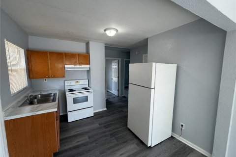 House in Winter Haven, Florida 3 bedrooms, 95.13 sq.m. № 2277634 - photo 3