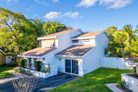 Villa ou maison à vendre à Davie, Floride: 4 chambres, 198.81 m2 № 1947972 - photo 1