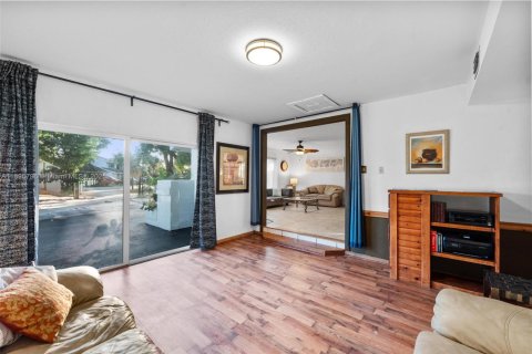 Villa ou maison à vendre à Davie, Floride: 4 chambres, 198.81 m2 № 1947972 - photo 12