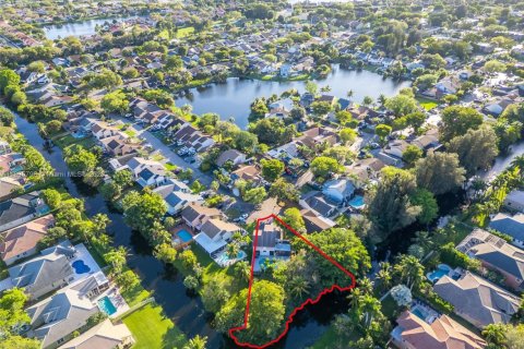 Villa ou maison à vendre à Davie, Floride: 4 chambres, 198.81 m2 № 1947972 - photo 3