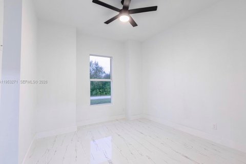 House in Lehigh Acres, Florida 3 bedrooms № 2007563 - photo 16