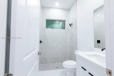 House in Lehigh Acres, Florida 3 bedrooms № 2007563 - photo 15