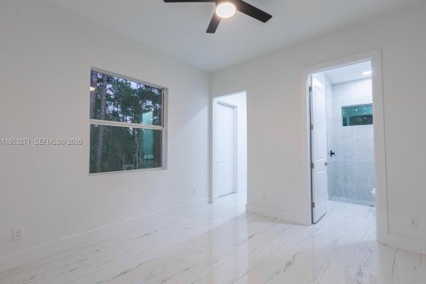 House in Lehigh Acres, Florida 3 bedrooms № 2007563 - photo 14