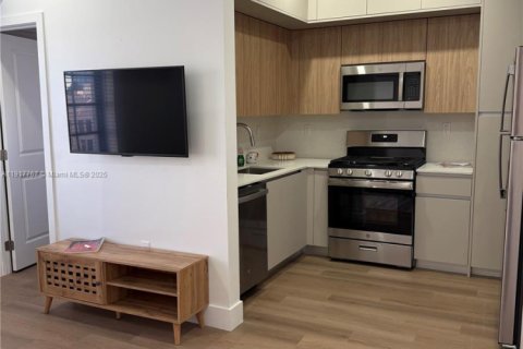 Condo in Miami Beach, Florida  № 1972343 - photo 3