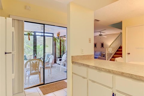 Townhouse in New Smyrna Beach, Florida 2 bedrooms, 110.37 sq.m. № 2104668 - photo 22