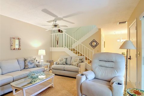 Townhouse in New Smyrna Beach, Florida 2 bedrooms, 110.37 sq.m. № 2104668 - photo 14