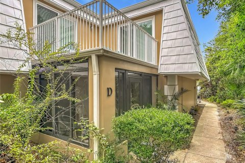 Townhouse in New Smyrna Beach, Florida 2 bedrooms, 110.37 sq.m. № 2104668 - photo 3