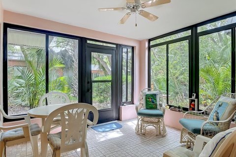 Townhouse in New Smyrna Beach, Florida 2 bedrooms, 110.37 sq.m. № 2104668 - photo 8
