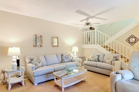 Townhouse in New Smyrna Beach, Florida 2 bedrooms, 110.37 sq.m. № 2104668 - photo 13