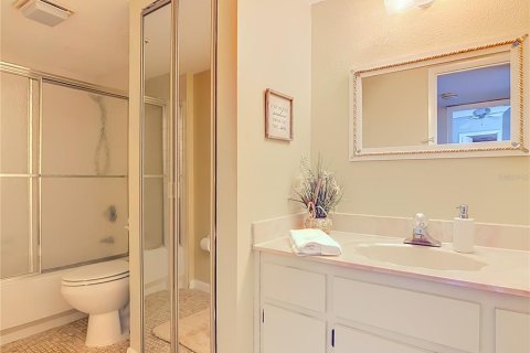 Townhouse in New Smyrna Beach, Florida 2 bedrooms, 110.37 sq.m. № 2104668 - photo 30