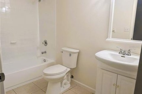 House in New Port Richey, Florida 3 bedrooms, 120.4 sq.m. № 1675549 - photo 8