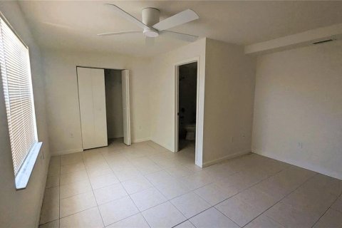 House in New Port Richey, Florida 3 bedrooms, 120.4 sq.m. № 1675549 - photo 7