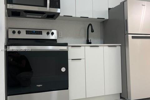 Купить коммерческую недвижимость в Майами, Флорида № 2034052 - фото 17