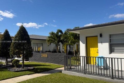 Купить коммерческую недвижимость в Майами, Флорида № 2034052 - фото 6