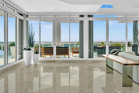 Condo in Sunny Isles Beach, Florida, 3 bedrooms  № 1974202 - photo 17