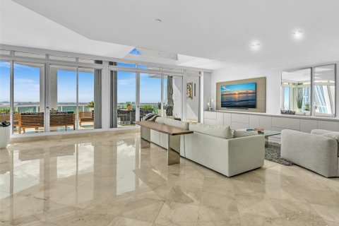 Condo in Sunny Isles Beach, Florida, 3 bedrooms  № 1974202 - photo 15