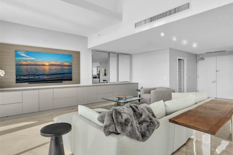 Condo in Sunny Isles Beach, Florida, 3 bedrooms  № 1974202 - photo 23