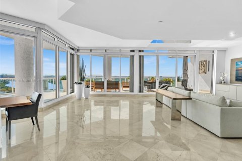 Condo in Sunny Isles Beach, Florida, 3 bedrooms  № 1974202 - photo 16