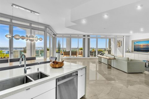 Condo in Sunny Isles Beach, Florida, 3 bedrooms  № 1974202 - photo 14