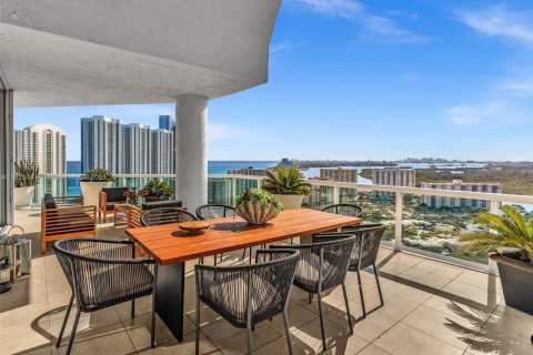 Condo in Sunny Isles Beach, Florida, 3 bedrooms  № 1974202 - photo 28