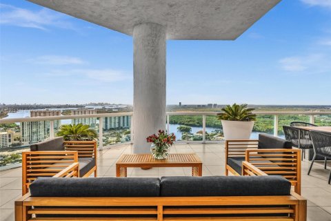 Condo in Sunny Isles Beach, Florida, 3 bedrooms  № 1974202 - photo 24