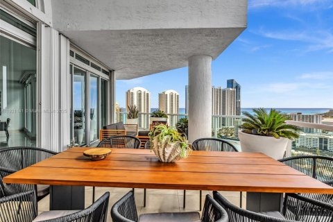 Condo in Sunny Isles Beach, Florida, 3 bedrooms  № 1974202 - photo 29