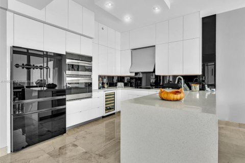 Condo in Sunny Isles Beach, Florida, 3 bedrooms  № 1974202 - photo 9