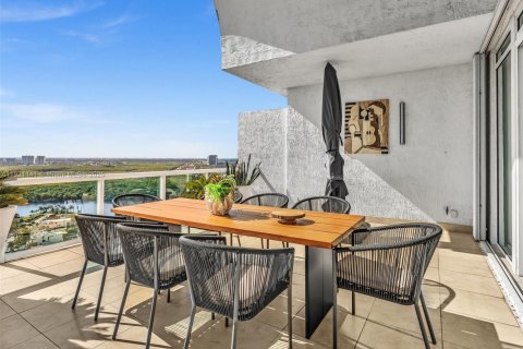 Condo in Sunny Isles Beach, Florida, 3 bedrooms  № 1974202 - photo 27