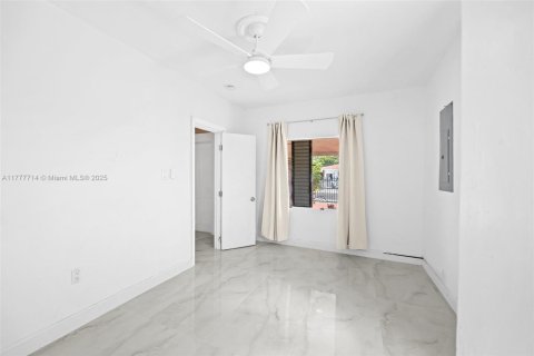 Casa en venta en Hallandale Beach, Florida, 3 dormitorios, 95.6 m2 № 1624264 - foto 23