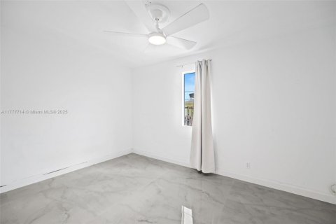 Casa en venta en Hallandale Beach, Florida, 3 dormitorios, 95.6 m2 № 1624264 - foto 18