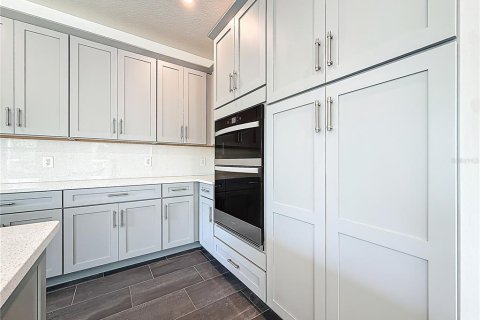 House in Tampa, Florida 4 bedrooms, 307.13 sq.m. № 2204211 - photo 20