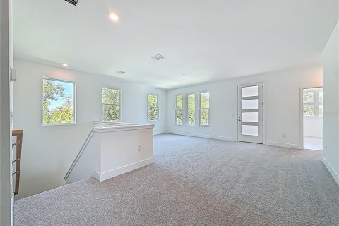 House in Tampa, Florida 4 bedrooms, 307.13 sq.m. № 2204211 - photo 30