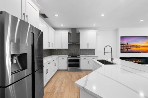 Casa en venta en Boynton Beach, Florida, 5 dormitorios, 273.23 m2 № 2176667 - foto 4