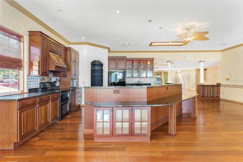 House in Leesburg, Florida 5 bedrooms, 419.36 sq.m. № 1663025 - photo 17