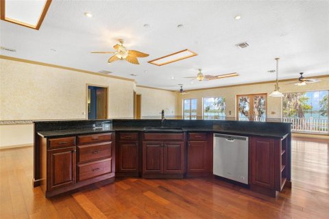 House in Leesburg, Florida 5 bedrooms, 419.36 sq.m. № 1663025 - photo 25