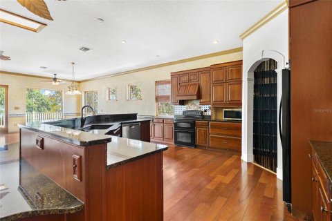 House in Leesburg, Florida 5 bedrooms, 419.36 sq.m. № 1663025 - photo 21