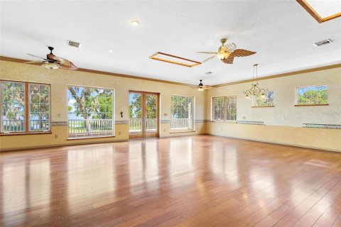 House in Leesburg, Florida 5 bedrooms, 419.36 sq.m. № 1663025 - photo 28