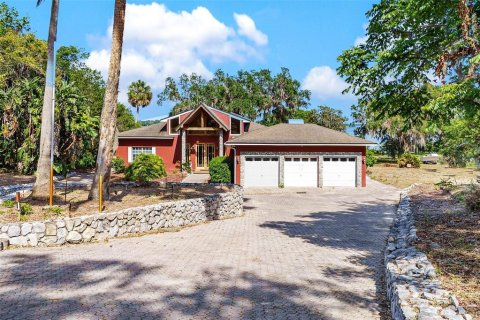 House in Leesburg, Florida 5 bedrooms, 419.36 sq.m. № 1663025 - photo 5
