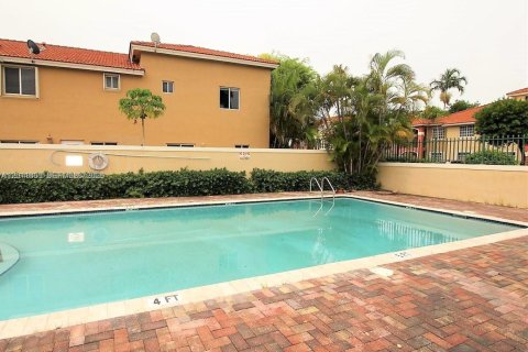Condominio en alquiler en Miami, Florida, 3 dormitorios, 140.28 m2 № 2074901 - foto 22