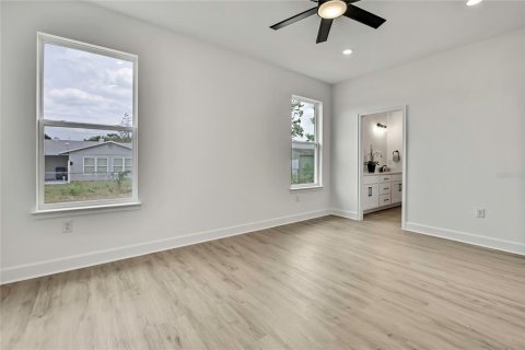 House in Spring Hill, Florida 4 bedrooms, 191.47 sq.m. № 1529127 - photo 20