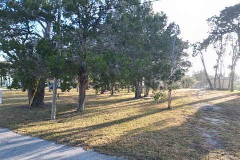 Terreno en Hudson, Florida № 2093833