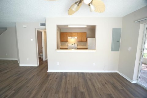 Touwnhouse à louer à Riverview, Floride: 3 chambres, 130.81 m2 № 2099886 - photo 7