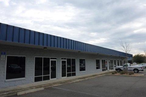 Propiedad comercial en alquiler en Gainesville, Florida, 157.93 m2 № 1392456 - foto 1