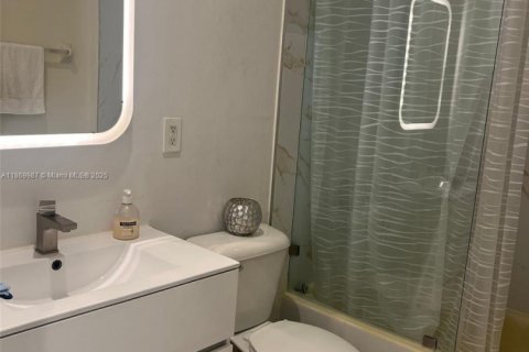 Casa en venta en Pembroke Pines, Florida, 3 dormitorios, 176.51 m2 № 2016541 - foto 8